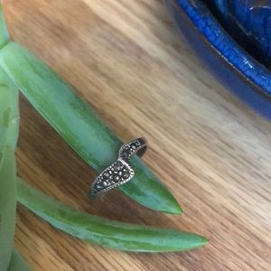 Unique silver rhinestone fashion ring